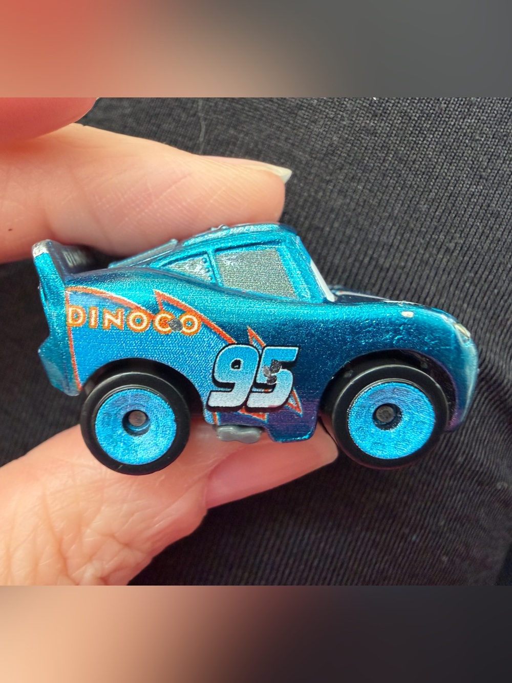 Pixar Cars Dinoco Lightning McQueen mini metallic diecast